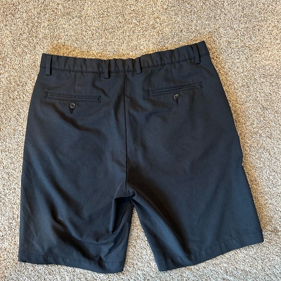 Greg Norman flat front poly/spandex charcoal golf and activewear shorts. 36” - Picture 4 of 8